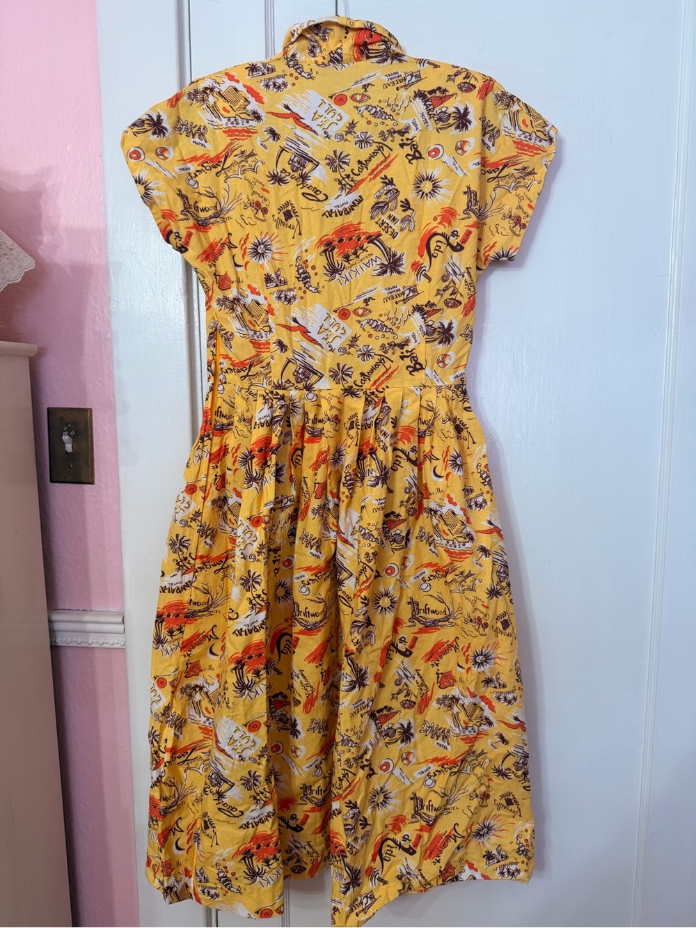 Vivien of Holloway Rockabilly pinup tiki Yellow Printed Shirt Dress with Buttons - Picture 4 of 7